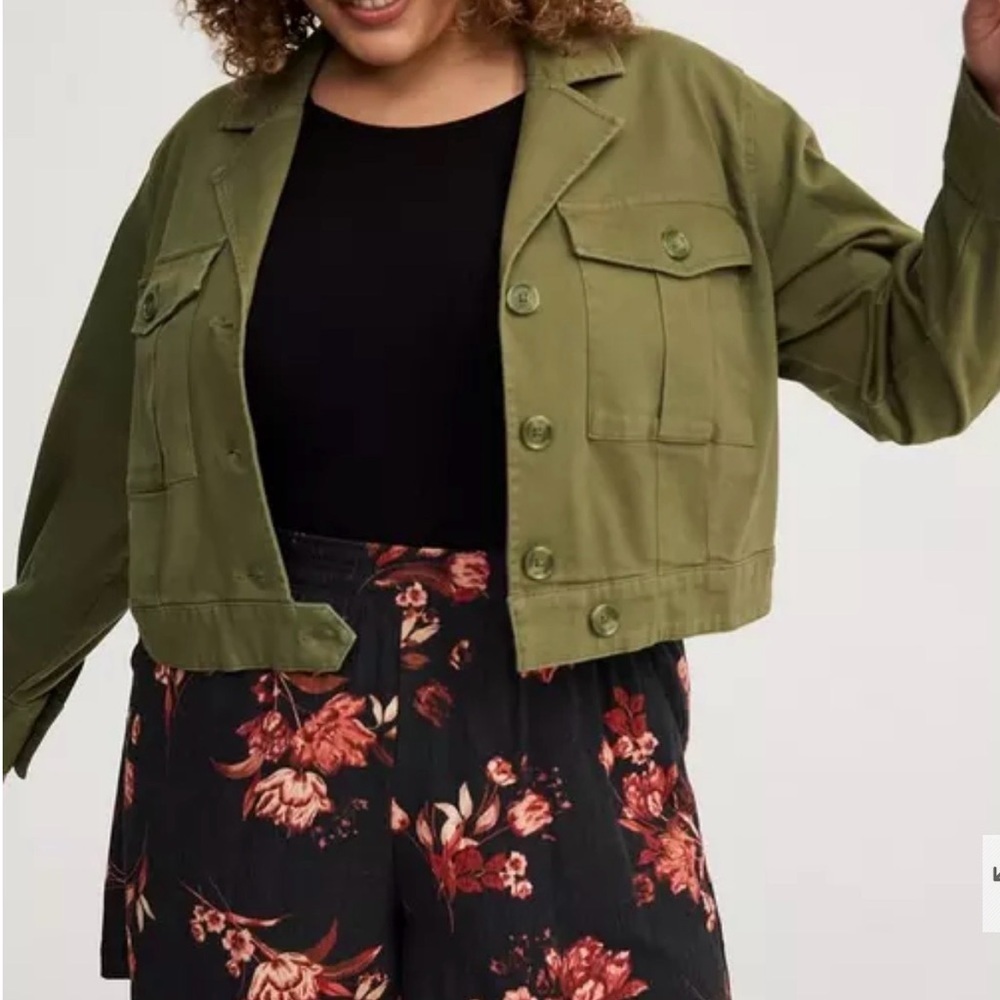 Torrid Khaki Green Cropped Jacket Pockets Collar Button front NWT size 4X